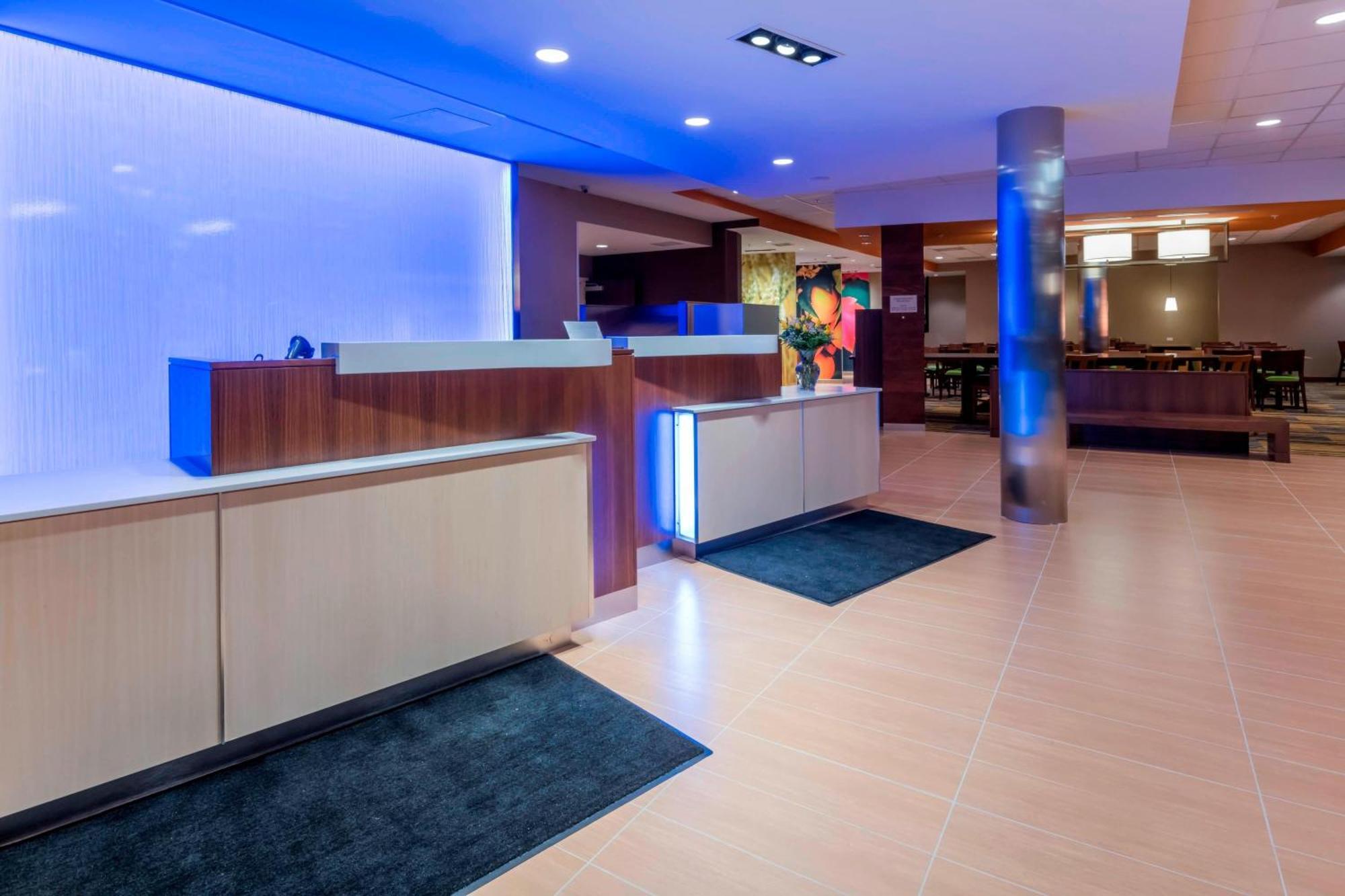 Fairfield Inn & Suites By Marriott Boston Marlborough/Apex Center Exterior foto